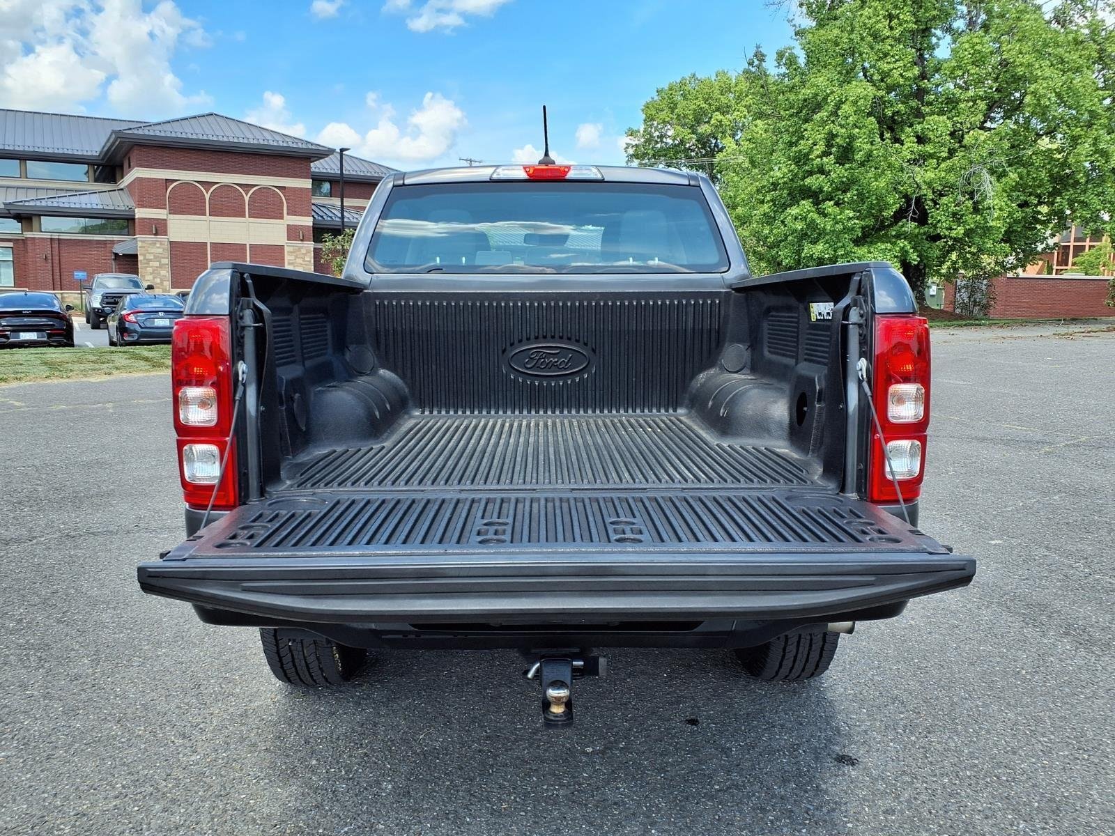 Used 2019 Magnetic Ford XL image 30