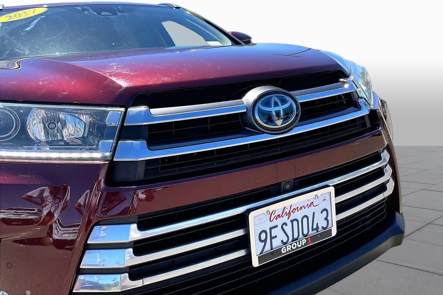 Used 2017 Ooh La La Rouge Mica Toyota Hybrid Limited Platinum image 29