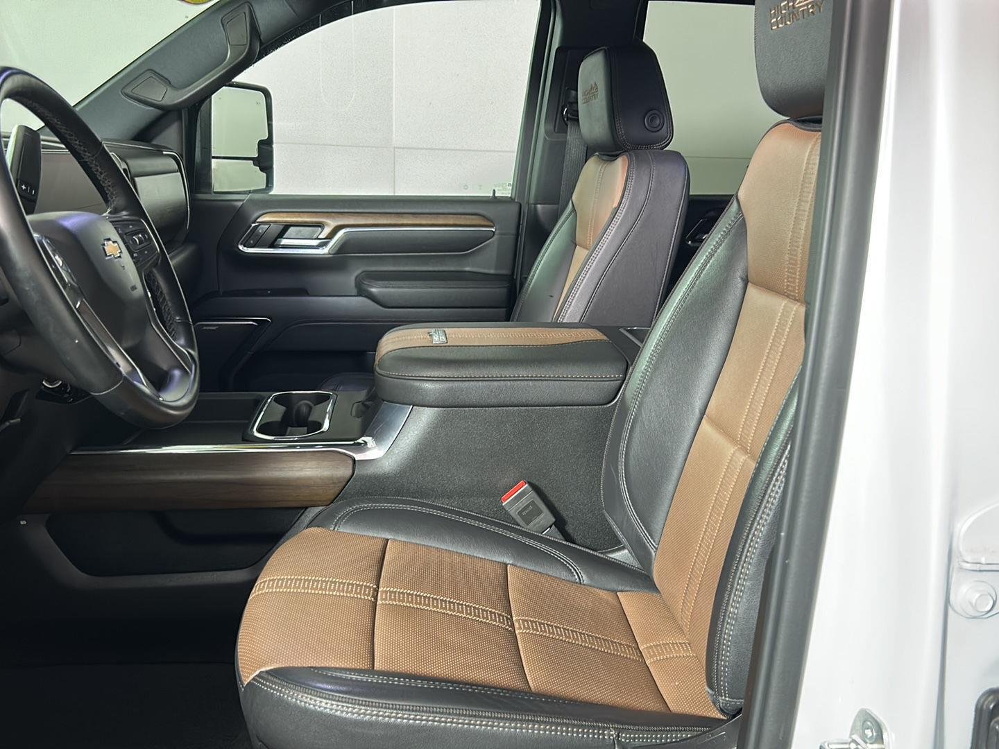 Used 2024 Iridescent Pearl Tricoat Chevrolet High Country image 13