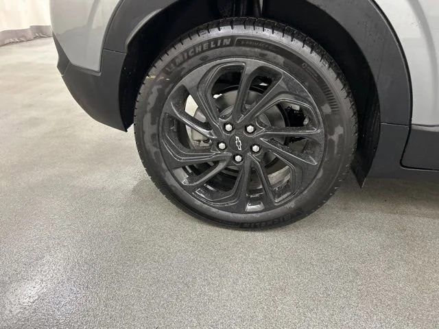 2027 Chevrolet Bolt RS - Photo 22