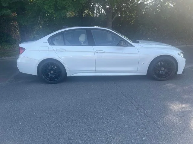 Used 2018 White BMW 330e iPerformance image 6
