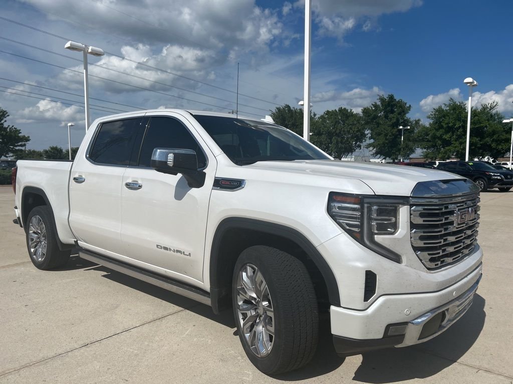 Used 2023 White GMC Denali image 2