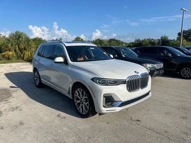 Used 2021 White BMW xDrive40i image 1