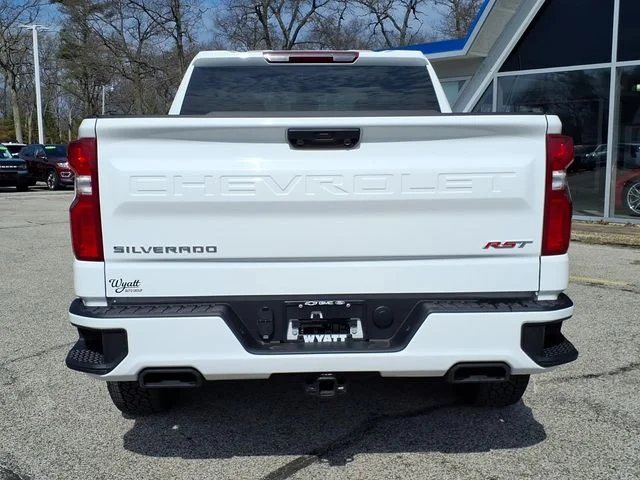 Used 2025 White Chevrolet RST image 24