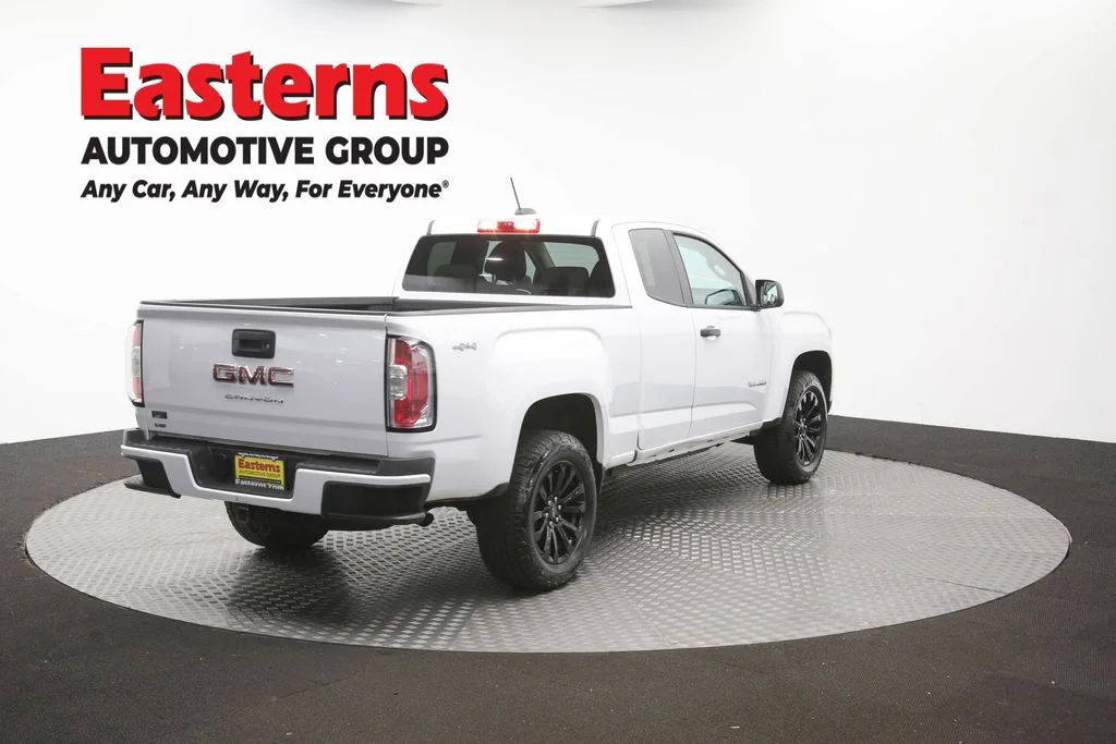 Used 2022 White GMC Elevation Standard image 39