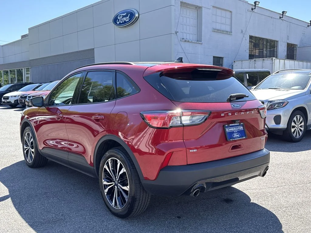 Used 2022 Rapid Red Metallic Tinted Clearcoat Ford SE image 6