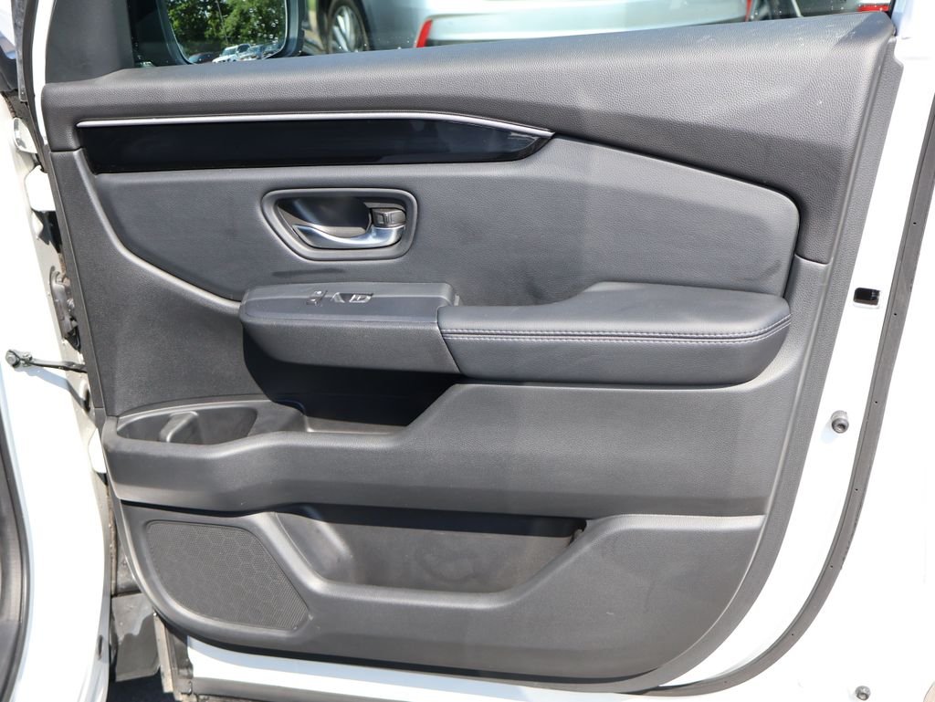Used 2023 White Honda EX-L image 11