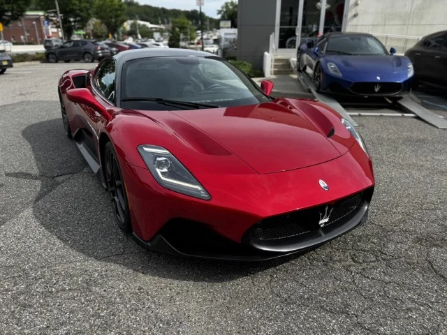 Used 2022 RED Maserati  image 7