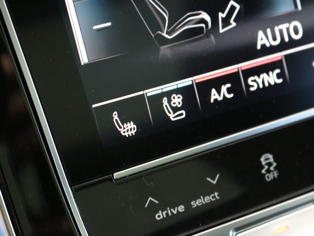 2023 Audi RS Q8 Base - Photo 53