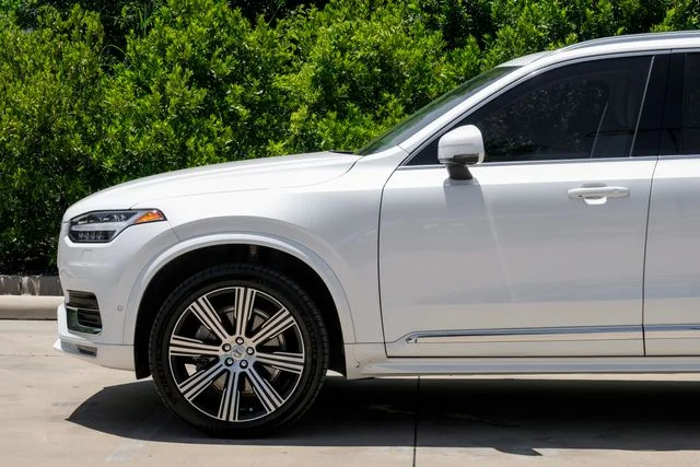 Used 2024 Crystal White Volvo Ultimate image 13
