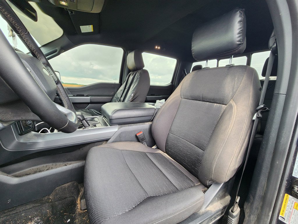 Used 2025 Antimatter Blue Metallic Ford XLT image 4