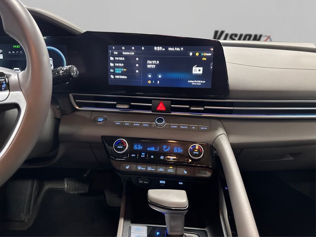 2025 Hyundai Elantra SEL - Photo 18
