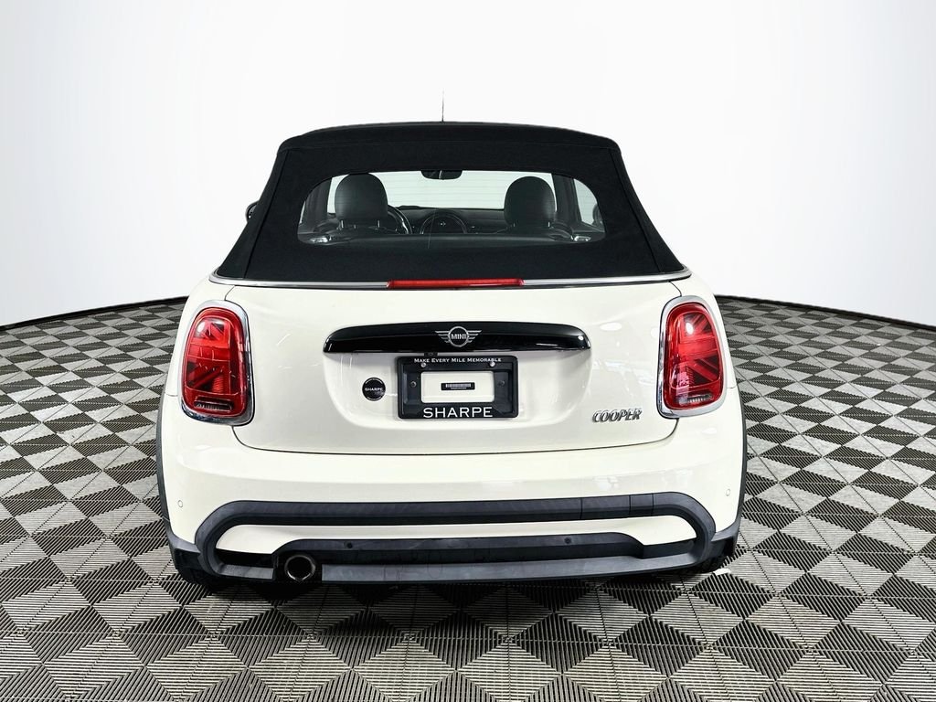 Used 2022 Pepper White MINI Signature image 6