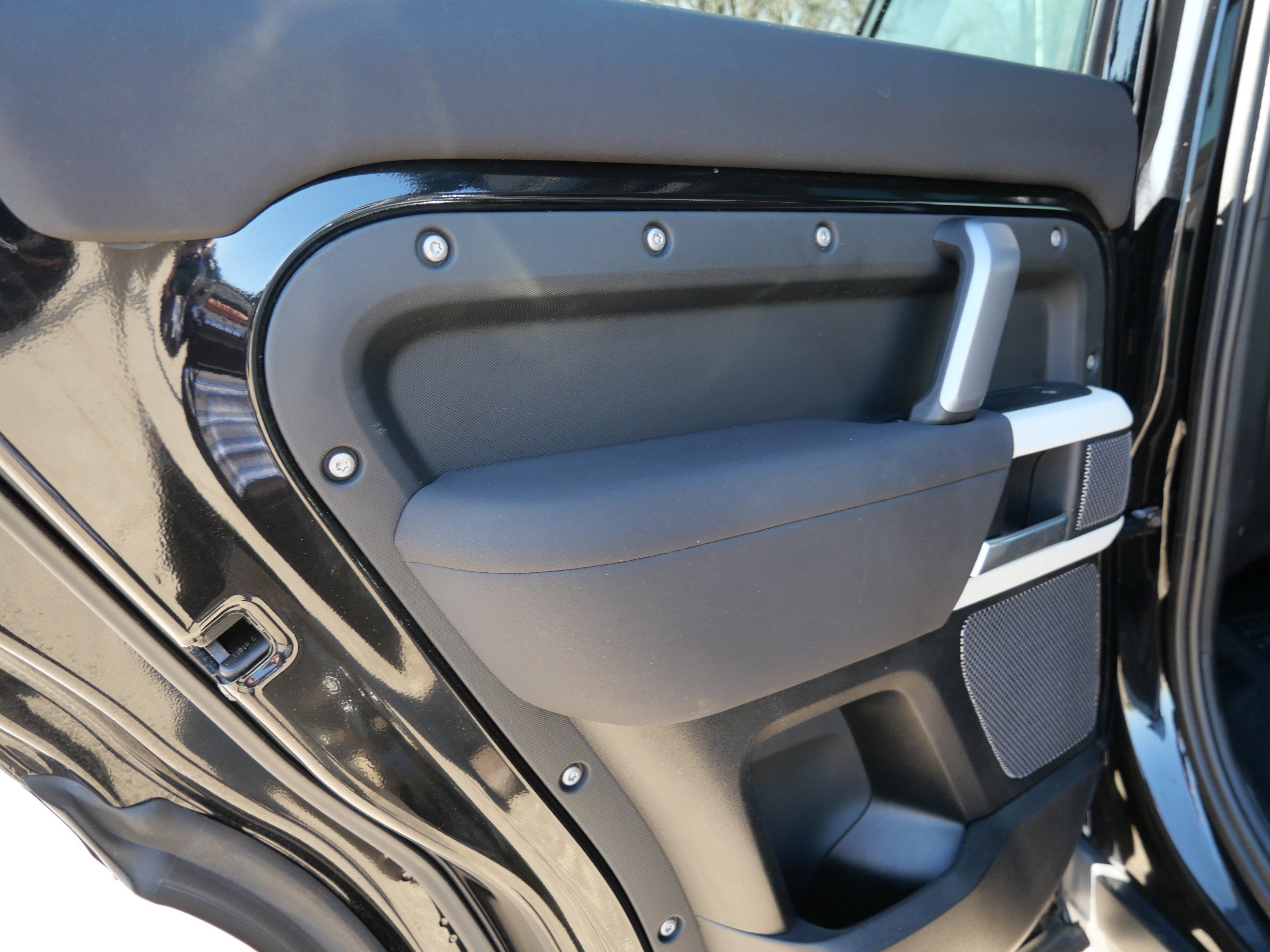 Used 2022 SANTORINI BLACK Land Rover X-Dynamic SE image 15