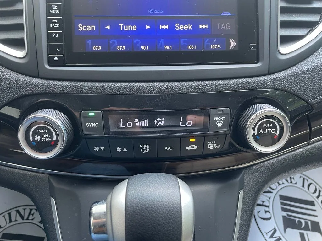 Used 2016 Mountain Air Metallic Honda Touring image 18