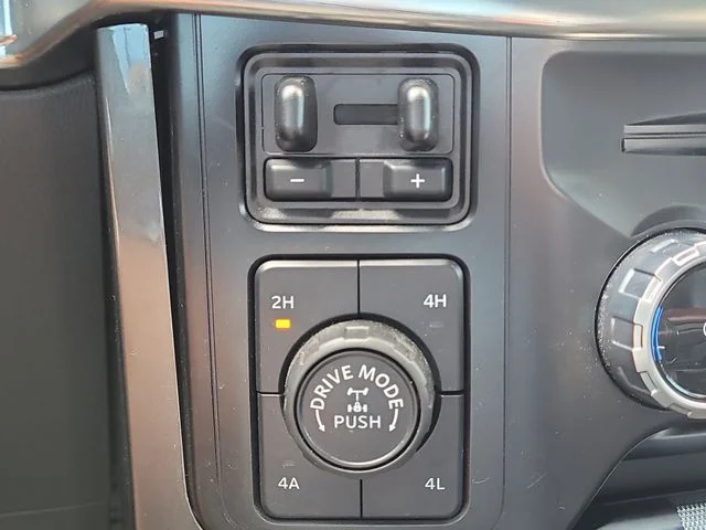 Used 2023 White Ford Lariat image 28