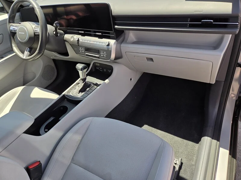Used 2024 Cyber Gray Metallic HYUNDAI SEL FWD image 22