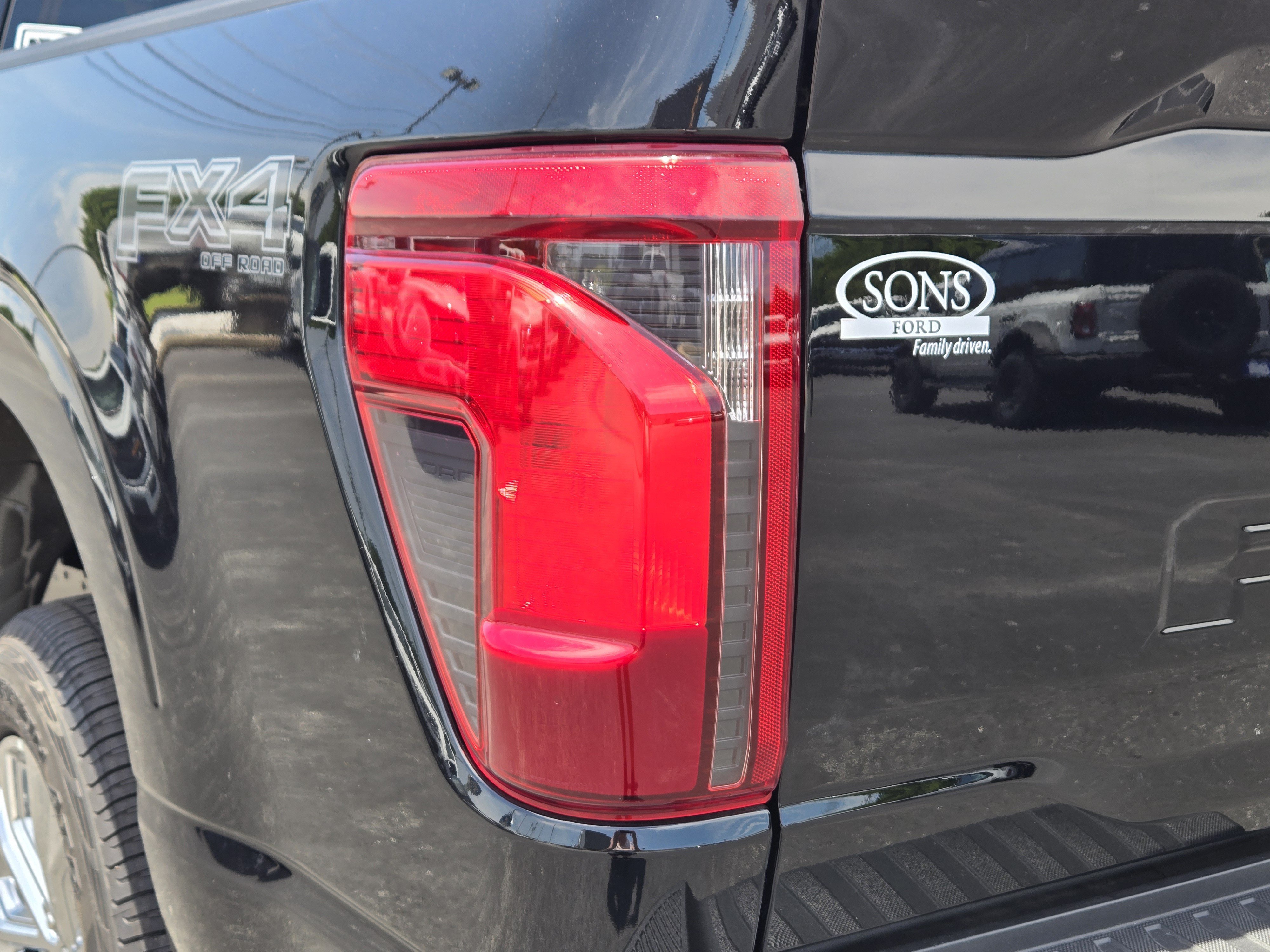 New 2026 AGATE BLACK METALLIC FORD XLT image 10