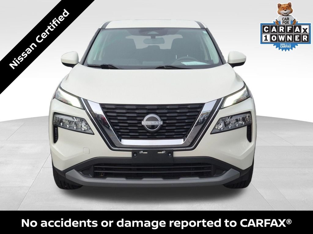 Certified Used 2023 Pearl White Nissan SV image 3