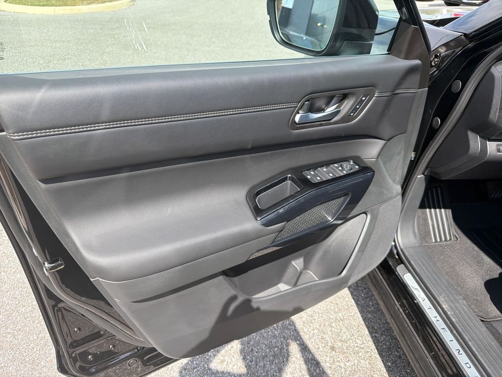 New 2026 Nissan Pathfinder Platinum 4D Sport Utility