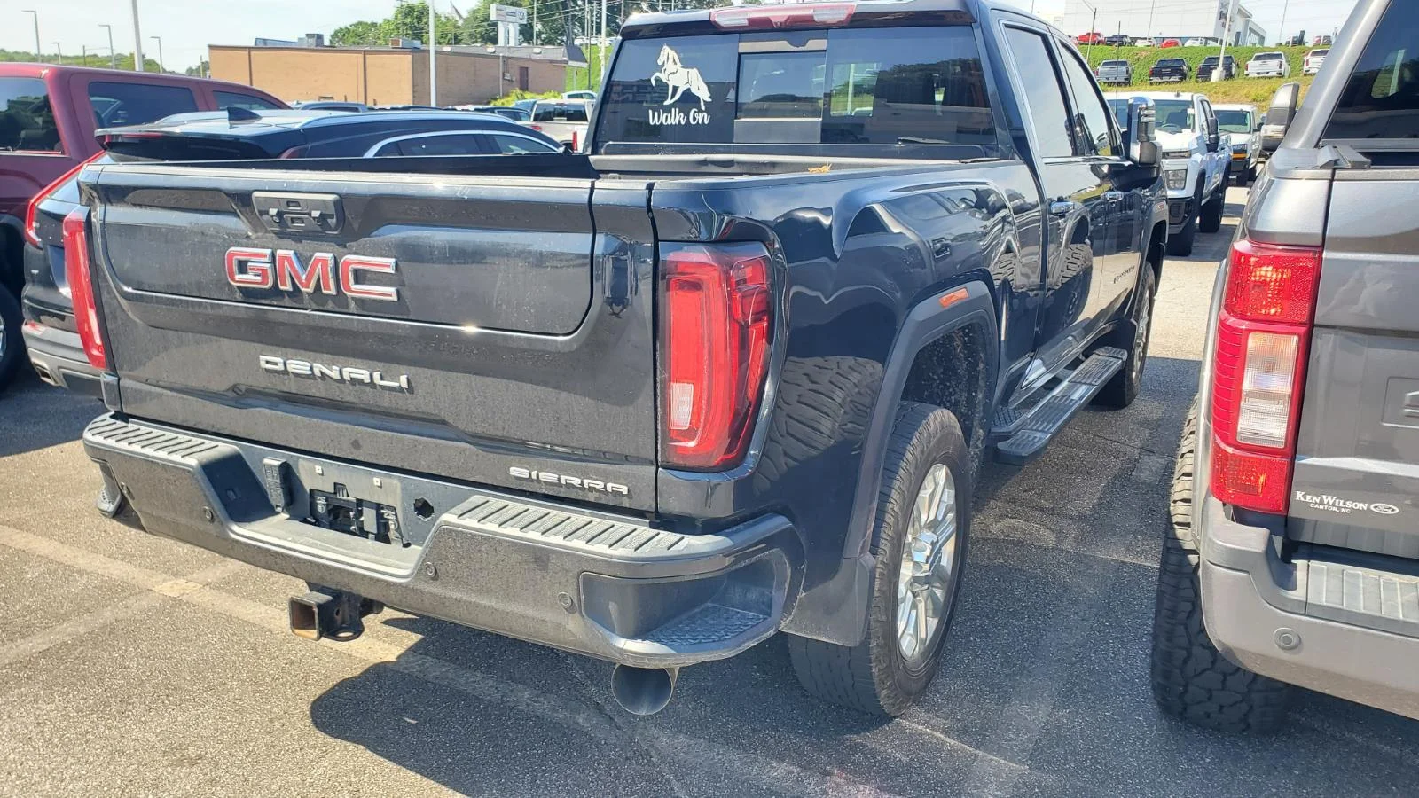 Used 2020 Carbon Black Metallic GMC Denali image 9