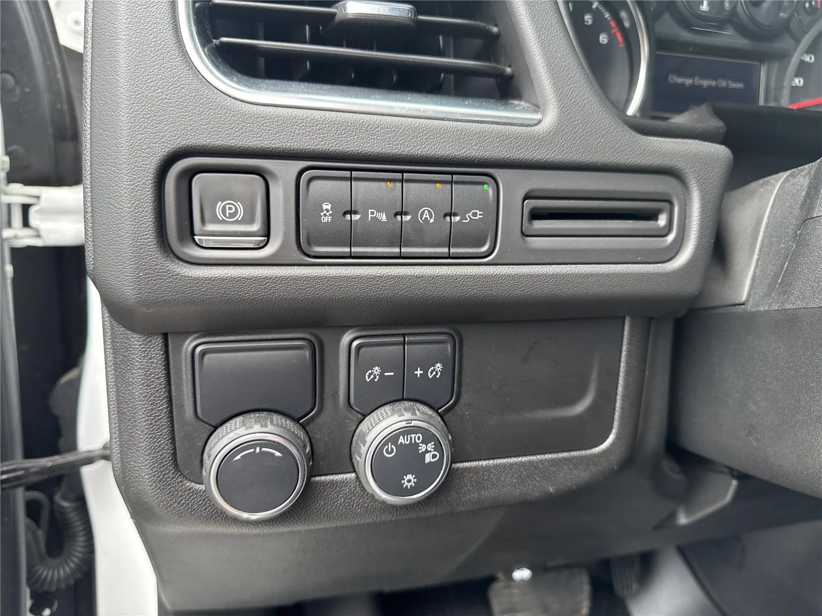 Used 2021 SUMMIT WHITE Chevrolet LT image 21
