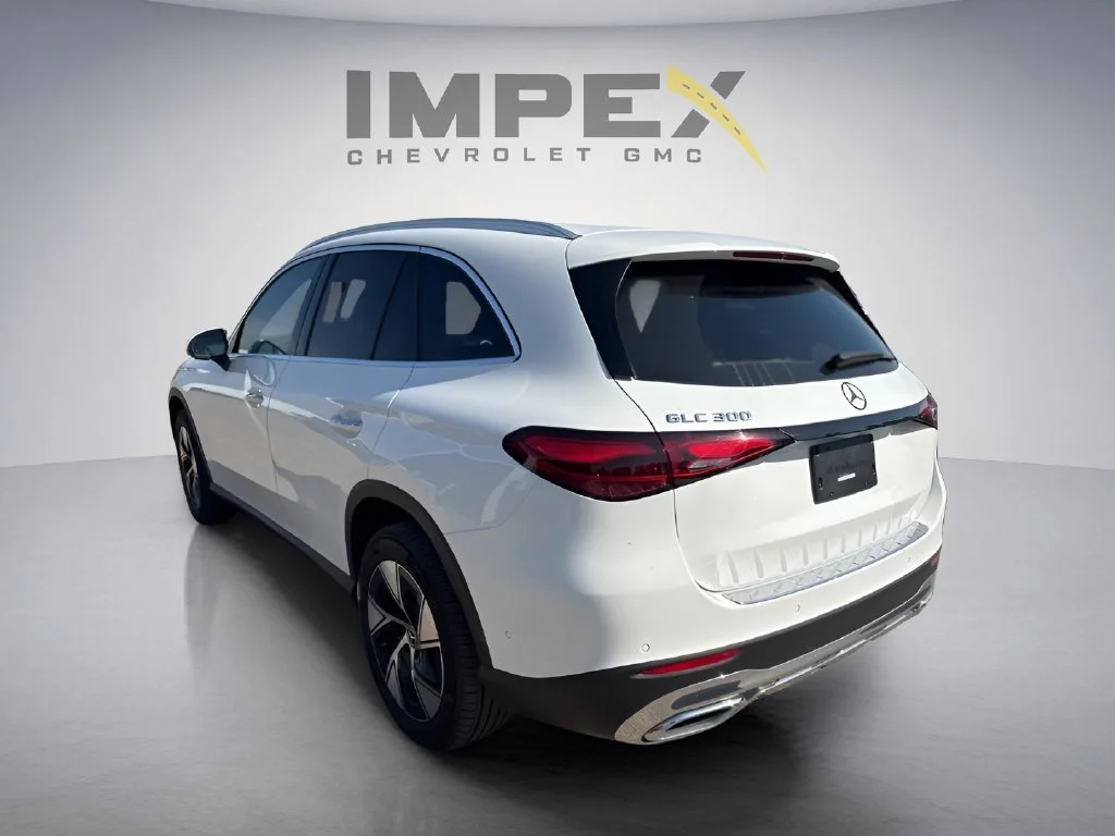 Used 2023 White Mercedes-Benz GLC 300 image 2