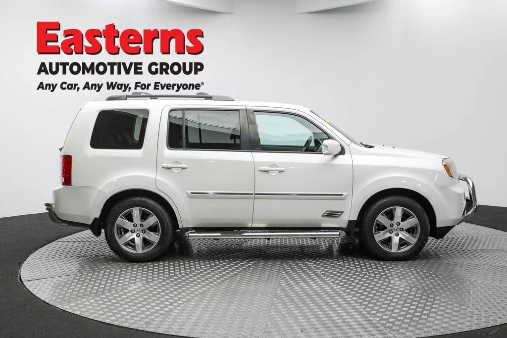 Used 2014 White Honda Touring image 4