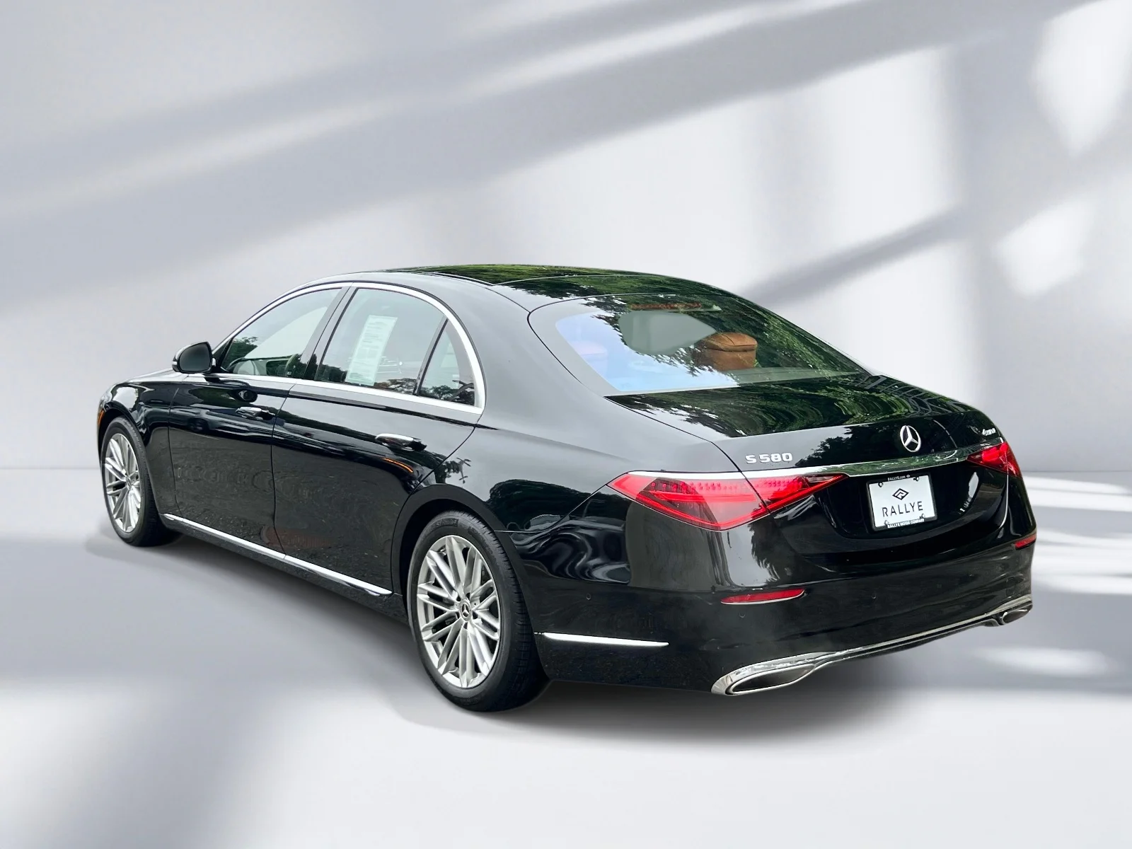 Certified Used 2022 Black Mercedes-Benz S 580 image 5