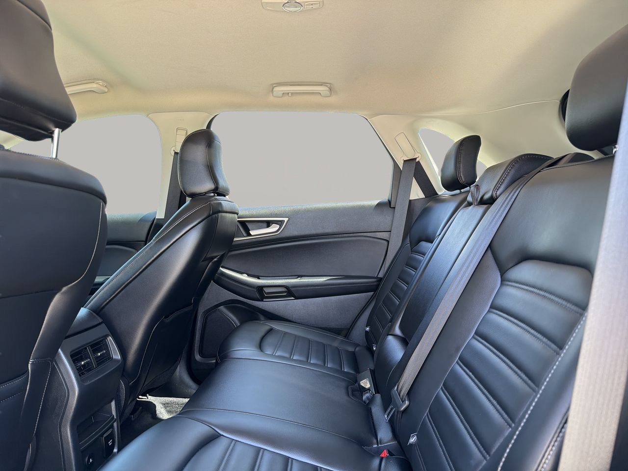 Used 2023 Black Metallic Ford SEL image 17