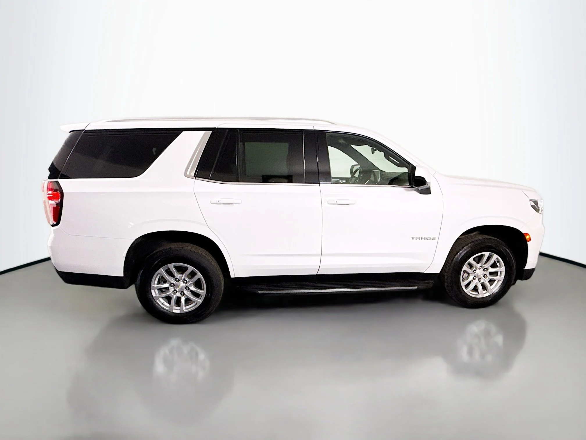 Used 2022 Summit White Chevrolet LT image 8