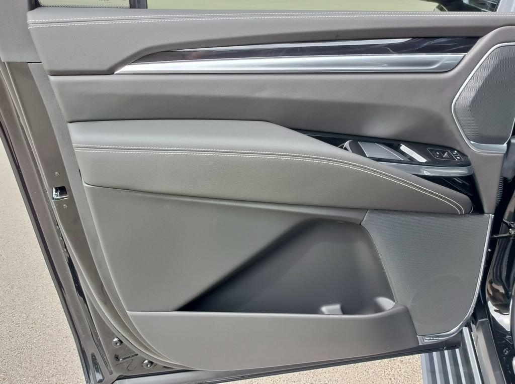 2026 Cadillac Escalade ESV Sport - Photo 35