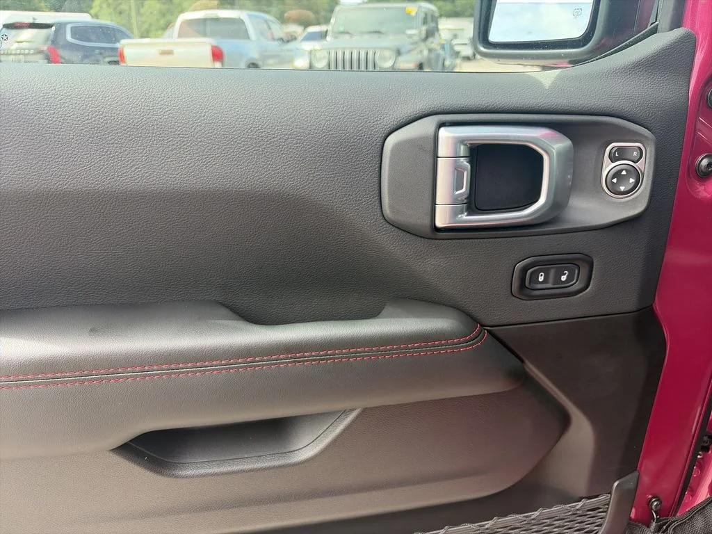 New 2026 Tuscadero Pearlcoat Jeep Rubicon image 17