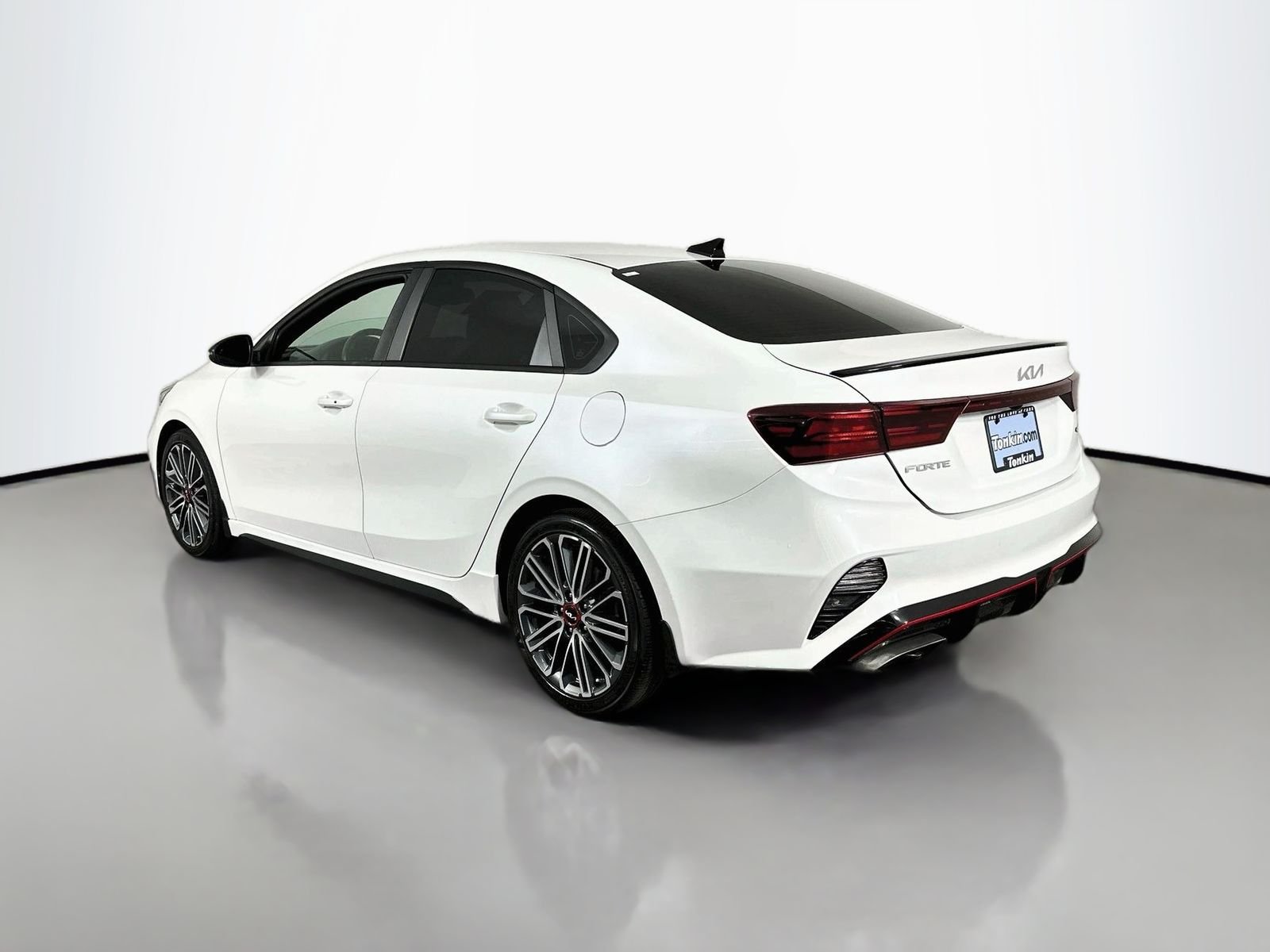 Used 2022 Snow White Pearl Kia GT image 5