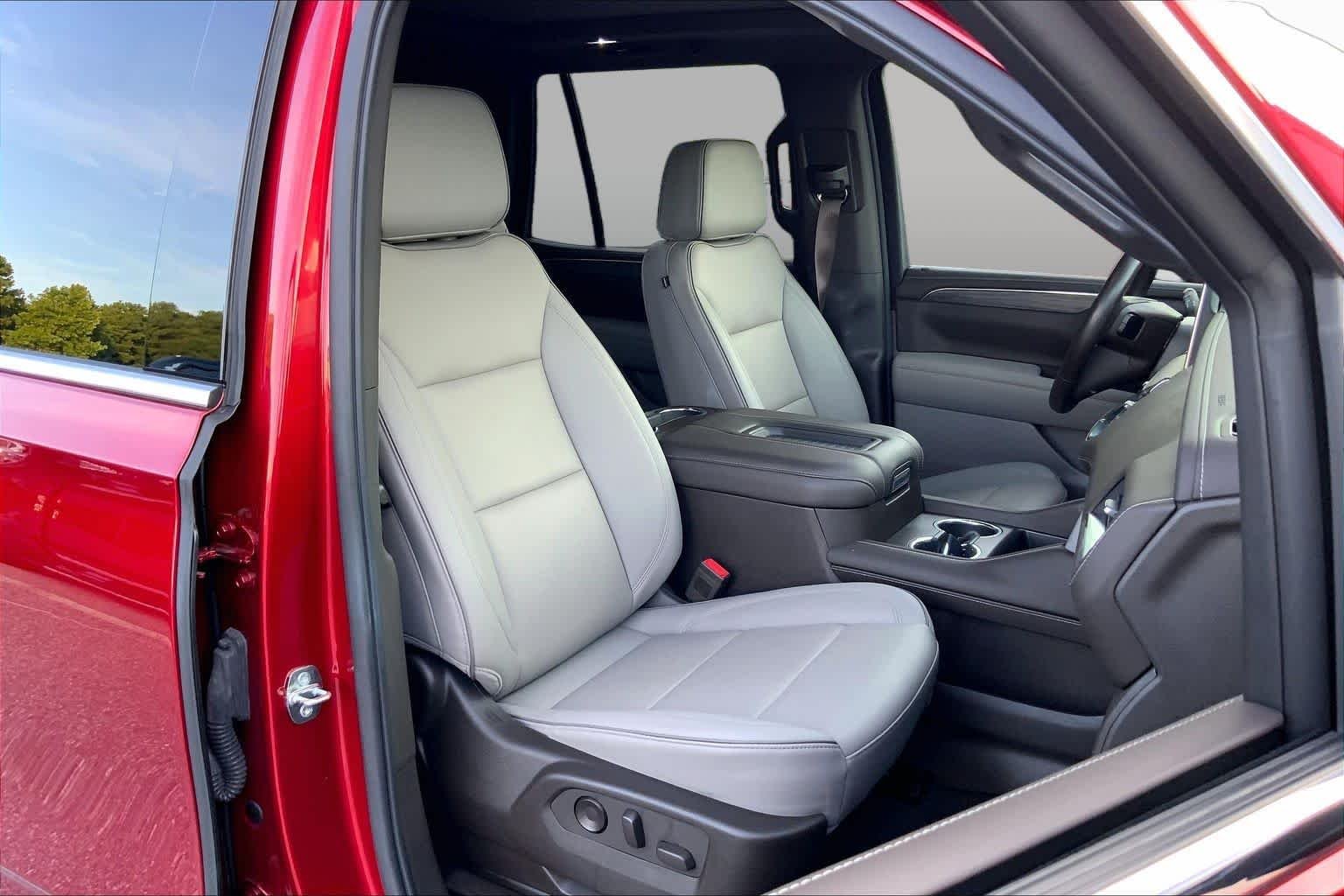 Used 2022 Cayenne Red Tintcoat GMC SLT image 8