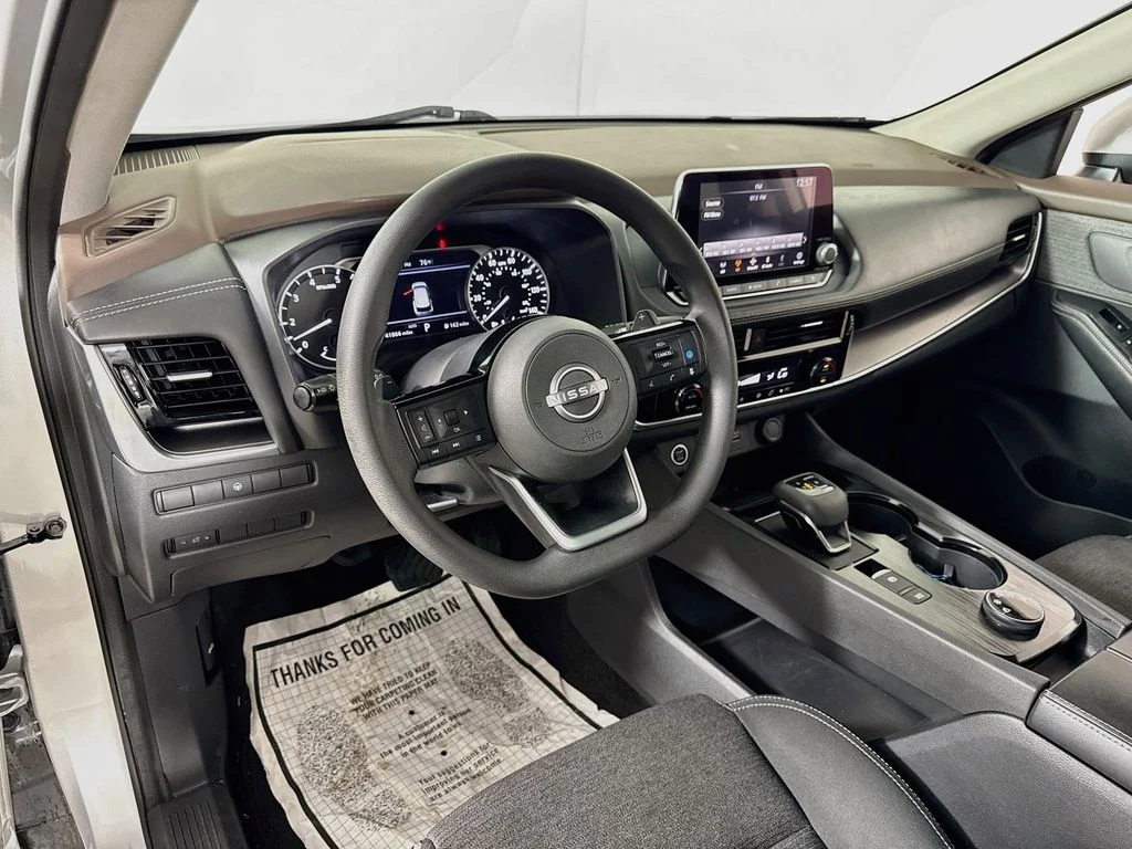 Used 2022 Brilliant Silver Metallic Nissan SV image 9