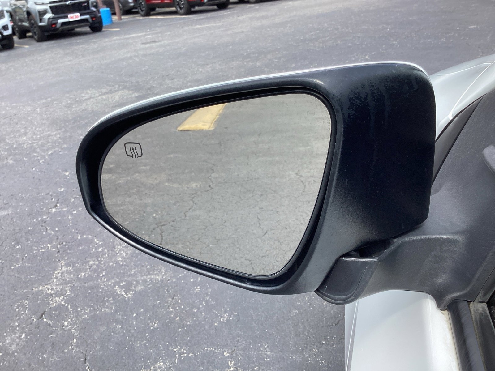 Used 2017 White Toyota LE image 28
