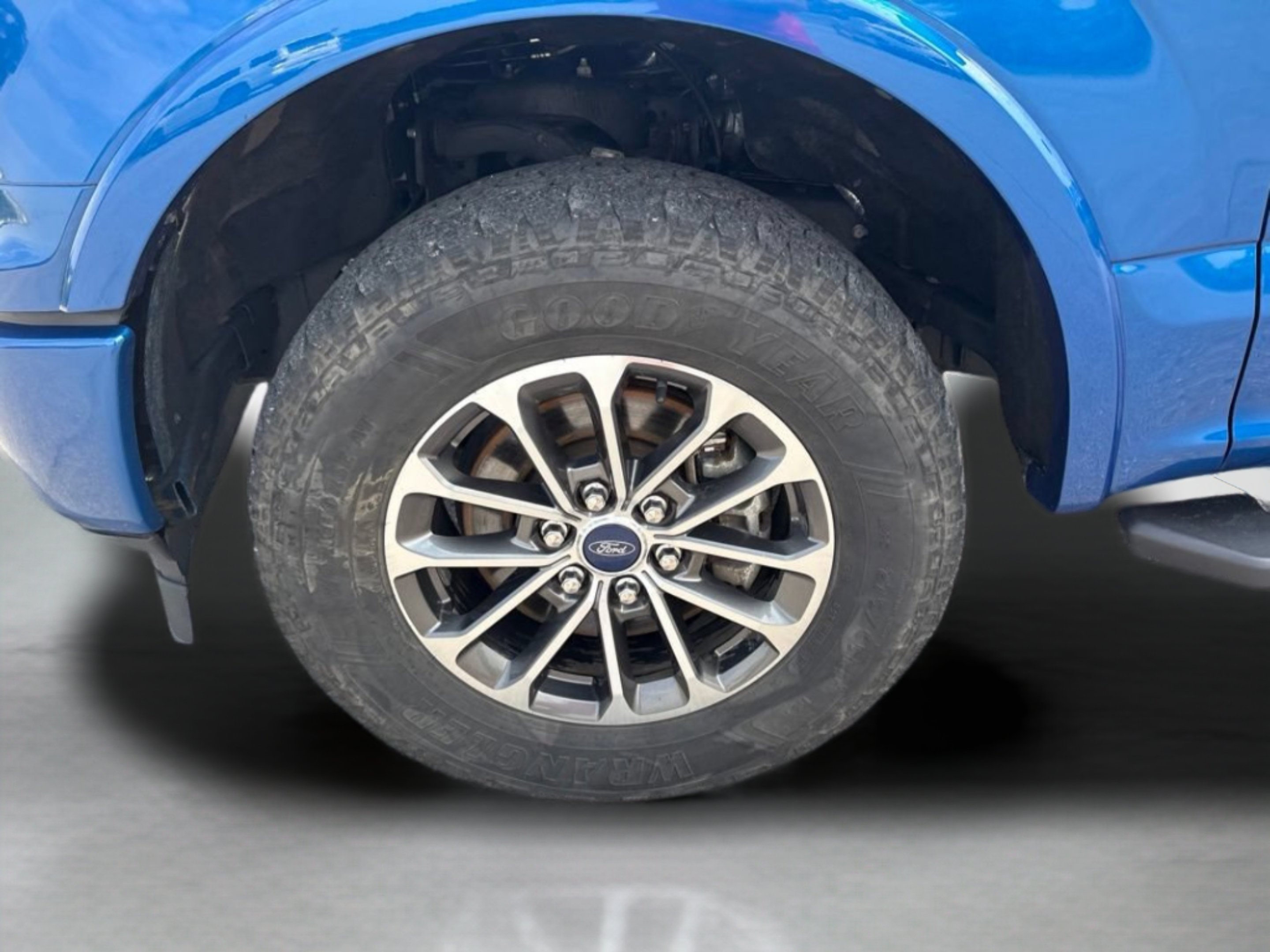 Used 2018 Lightning Blue Ford XLT image 35