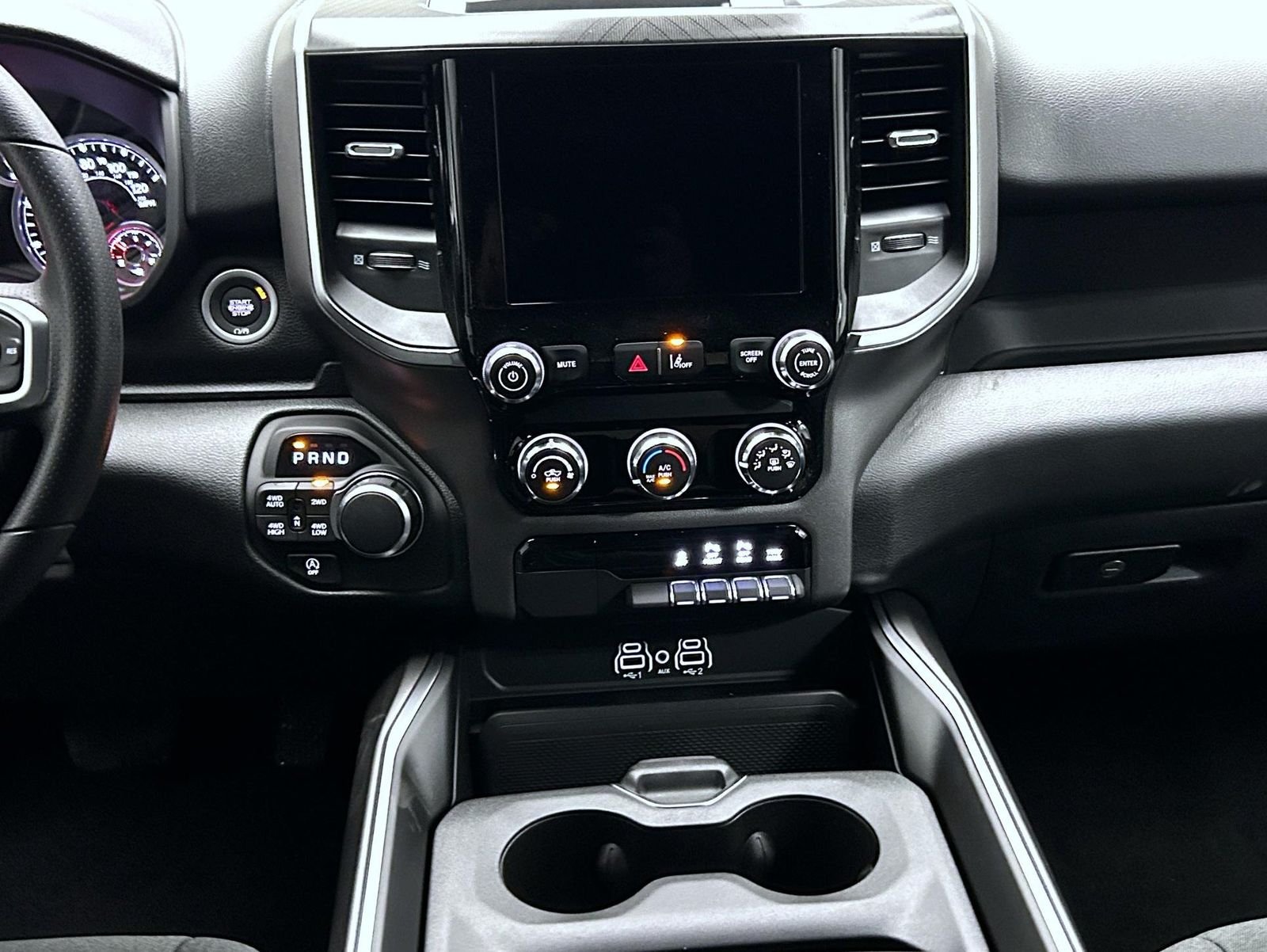 New 2026 Diamond Black Crystal Pearl-Coat Exterior Paint RAM Big Horn/Lone Star image 13