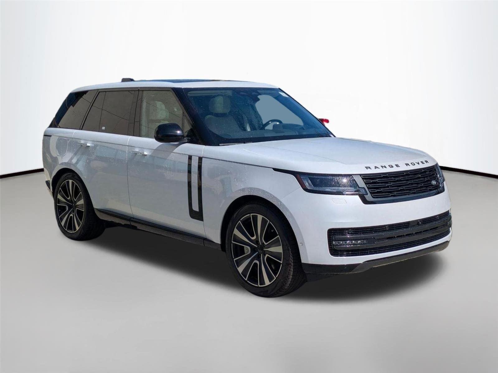 New 2026 Ostuni Pearl White Land Rover SE image 3