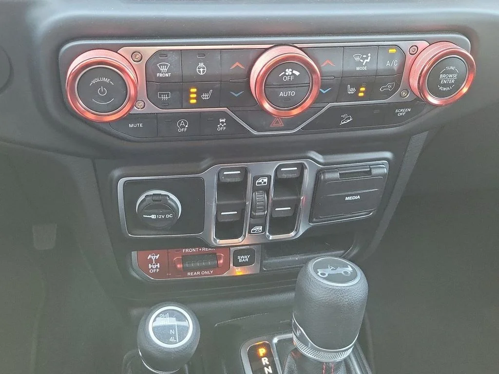 Used 2020 Bikini Pearlcoat Jeep Unlimited Rubicon image 42