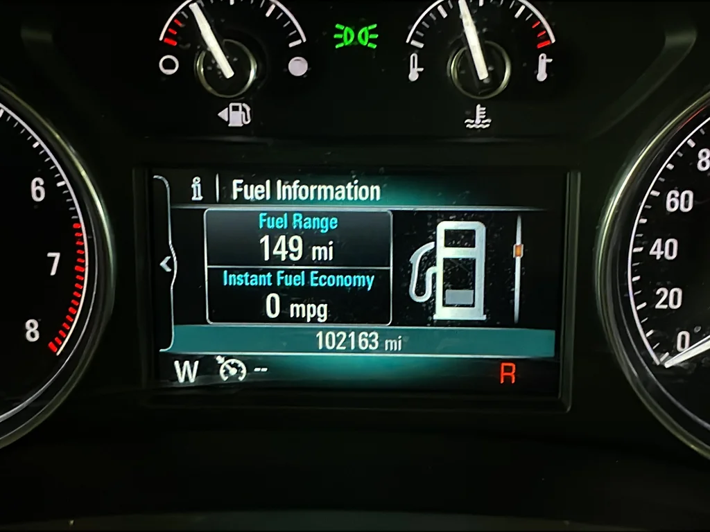 Used 2019 White Buick Essence image 13