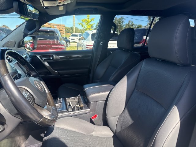 Used 2020 Black Lexus 460 image 13