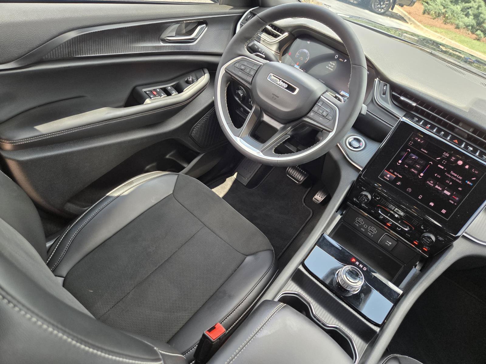 Used 2025 Gray Jeep Laredo image 18