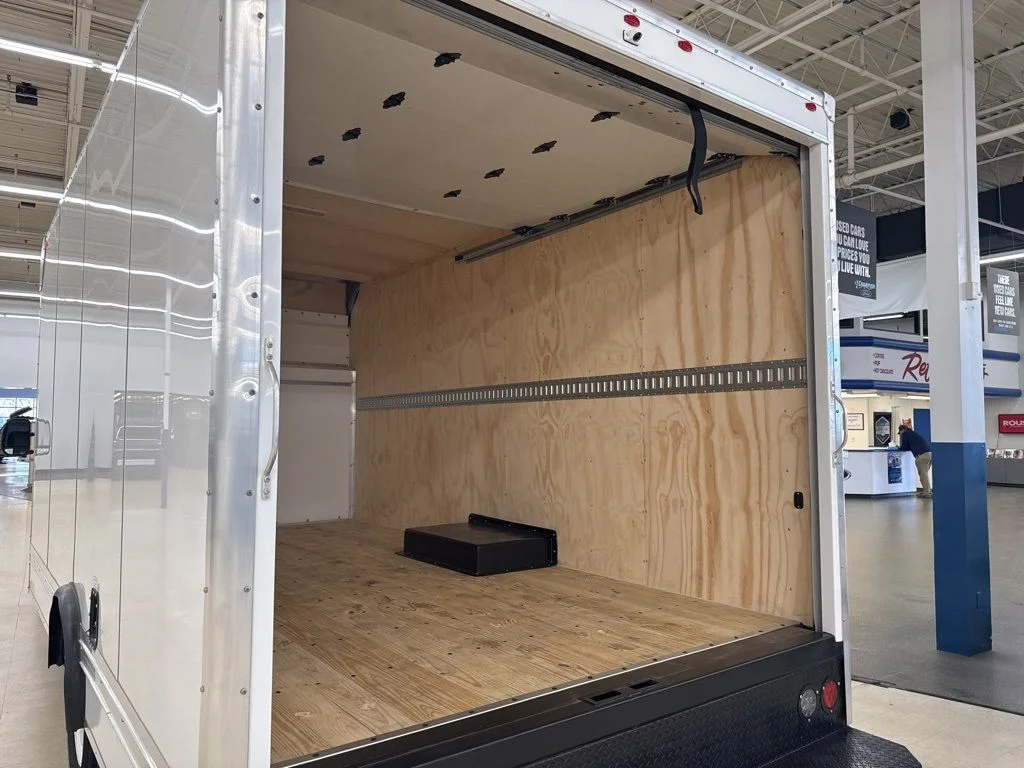 New 2025 Oxford White Ford E-350 SRW image 14