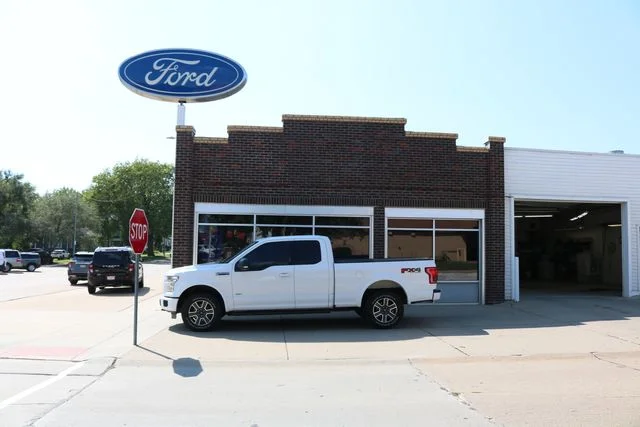 Used 2016 White Ford XLT image 1
