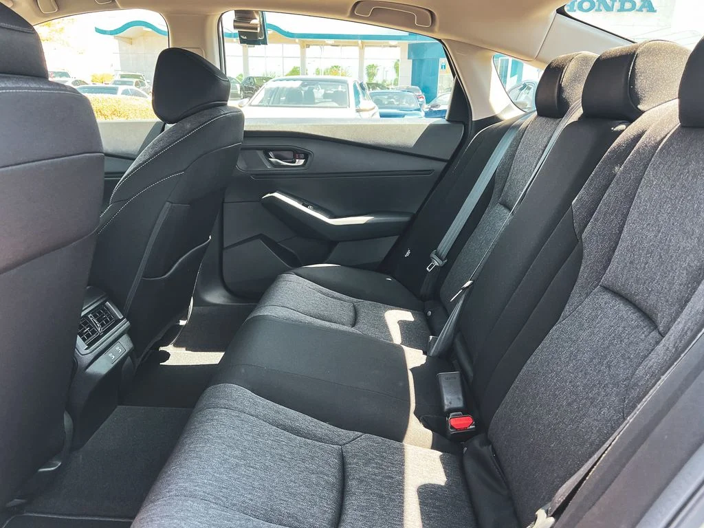 New 2026 Platinum White Pearl Honda SE image 24