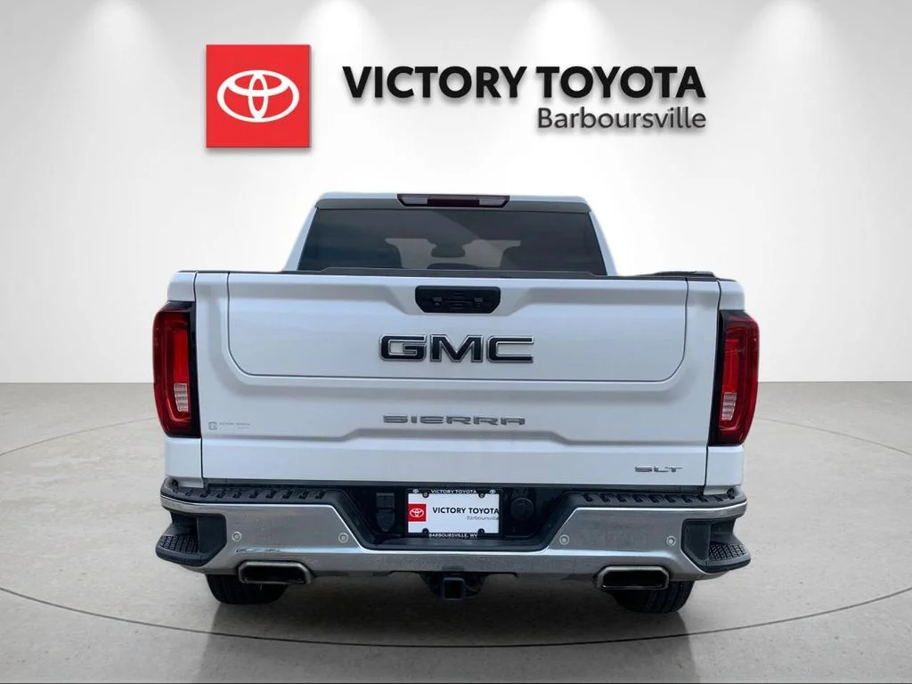 Used 2023 White GMC SLT image 4