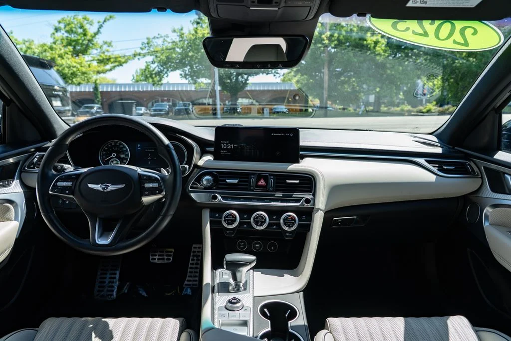 Used 2023 Black Genesis 2.0T image 9