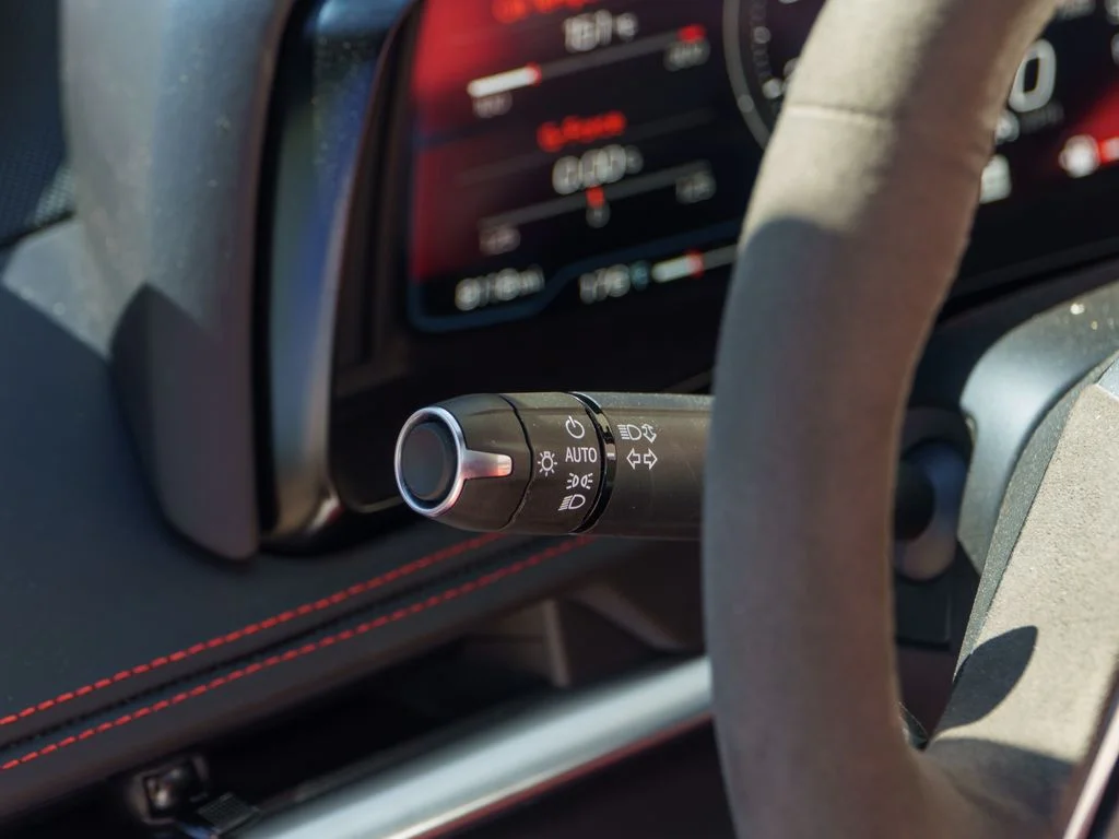 Used 2023 Arctic White Chevrolet Stingray image 27